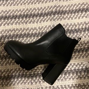 Madden girl!!! Chelsea high heel boots